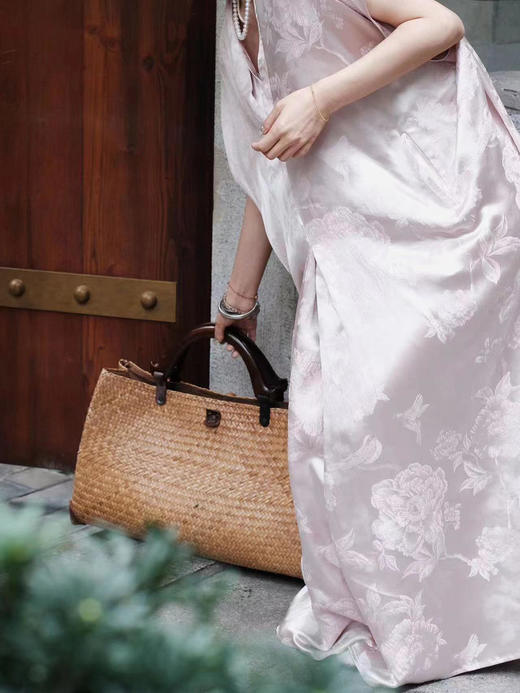 盛唐牡丹 |真丝银粉芙蓉花V领长裙 商品图2