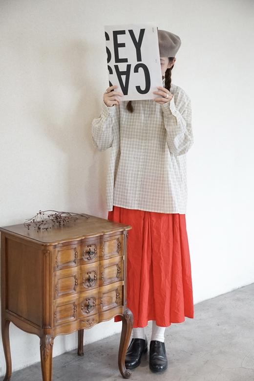 apuntob 小领口浅色格纹长袖衬衫 商品图3