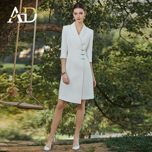 AD正式场合西装连衣裙高端不规则a字裙新中式国风盘扣白色西装裙 商品图3