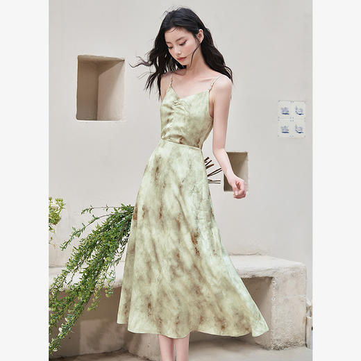 新中式国风缎面重工提花晕染连衣裙女春夏收腰A摆吊带裙V1240931 商品图3