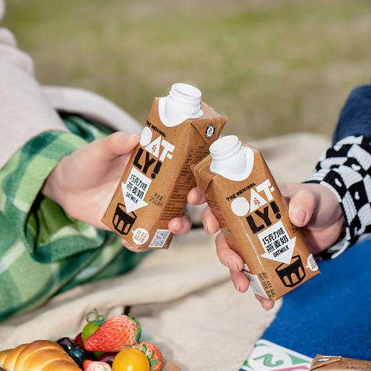 OATLY 巧克力味燕麦奶 250ml*18 商品图1