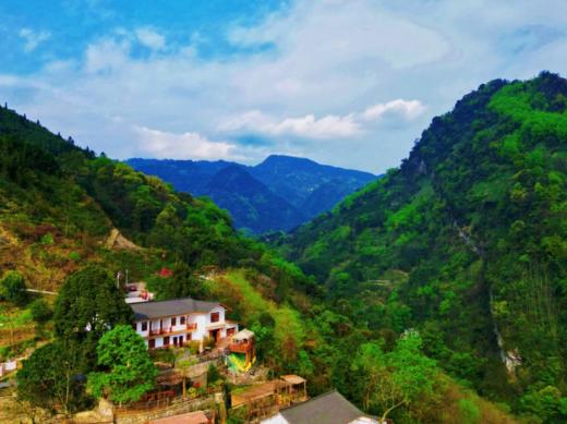 【团建优选-峨眉山391号民宿】15房温泉私汤院子，入住送晚餐、俯瞰山景，团建，家庭聚会，赏雪避暑dybs 商品图1