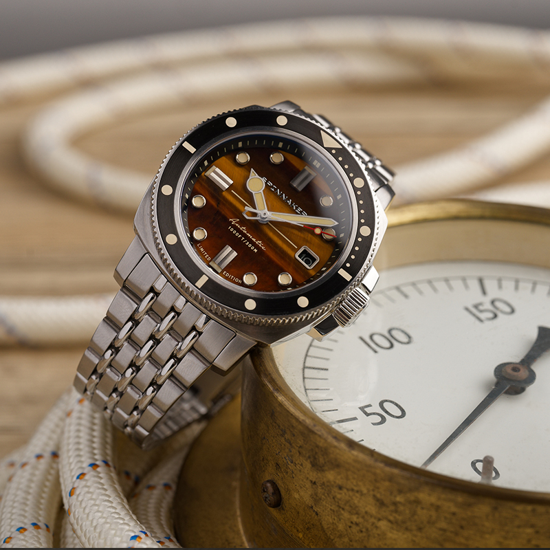 新款SPINNAKER三角帆自动机械潜水手表HULL虎眼青金石限量版5114