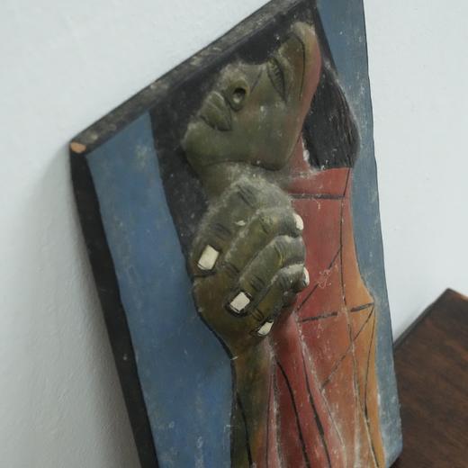 欧洲立体浮雕手绘陶板画 祈祷的女子 商品图1