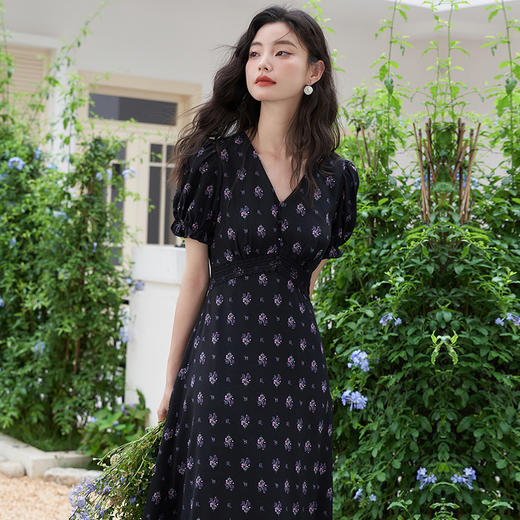 轻熟风蕾丝木耳边泡泡袖连衣裙女V领收腰A摆碎花裙V1241052 商品图3