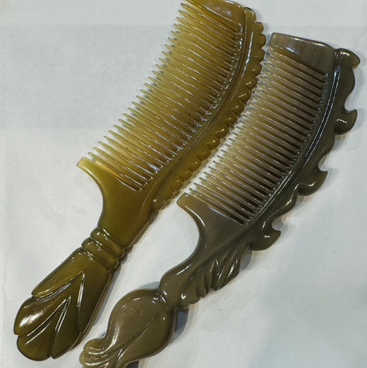 藏地手工｜牦牛角梳、刮痧板，送刮痧精油 商品图0