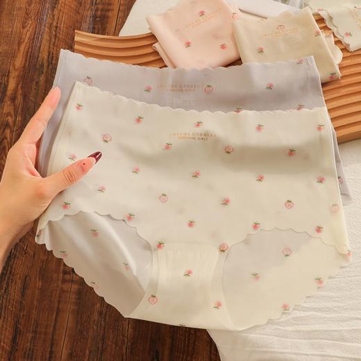 【超薄冰丝草莓图案内裤4条装】粉色｜象牙白｜蓝色｜浅咖｜黄色｜浅绿 |纯棉抑菌内档/爱心蜜桃臀设计，不卡档 2476 商品图4
