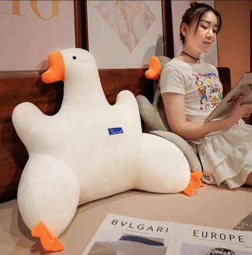「19.9元包邮！拼团同款」卡通大白鹅可爱靠垫靠枕网红 同款大鹅腰靠久坐护腰靠枕现货居家布艺 商品图0
