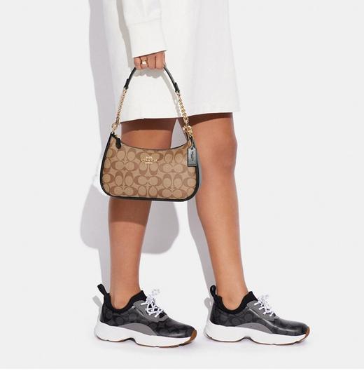 【专柜版】奥莱女士经典标志TERI单肩包腋下包 CC323 卡其黑色 商品图4