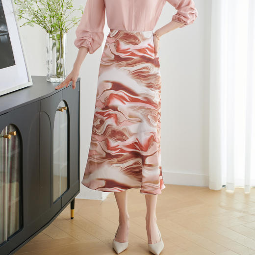 米思阳2026春新款时尚粉色印花中长裙顺滑显瘦百搭半身裙1814 商品图3