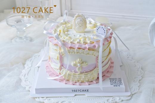 1027CAKE |  复古裱花 芭蕾风丝带蛋糕 商品图0
