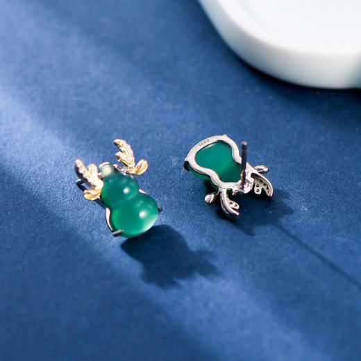 s925银绿玛瑙驯鹿葫芦耳钉女，复古立体小众设计冰种绿宝石耳饰TKT-DY3403755 商品图3