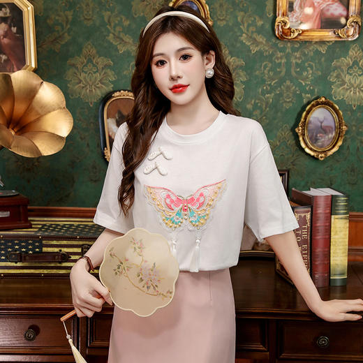 HT-6570白色蝴蝶刺绣短袖T恤女夏季新款中式国风盘扣重工设计感上衣 商品图1
