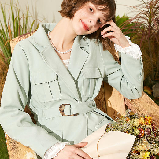 欧芮儿2019秋新品西装领长袖牛油果绿外套女系带收腰气质中长款 商品图1