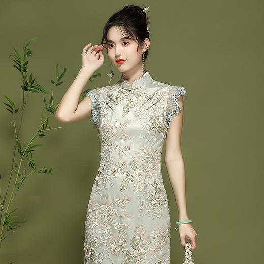 时尚新中式，蕾丝刺绣改良花边袖旗袍OY-24152 商品图1