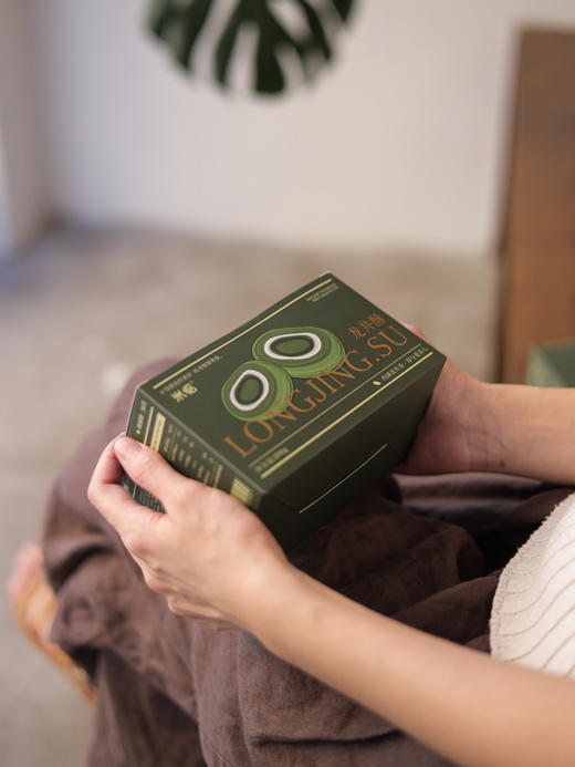 尝得到得龙井茶香！【龙井酥】特调四重內陷 皮薄馅多 一口下去还能拉丝 软糯醇香 如同春天在口中化开 商品图4