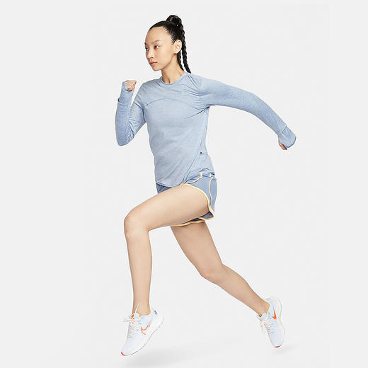 Nike/耐克春季新款女子跑步运动休闲圆领长袖针织T恤FB4298-440 商品图2