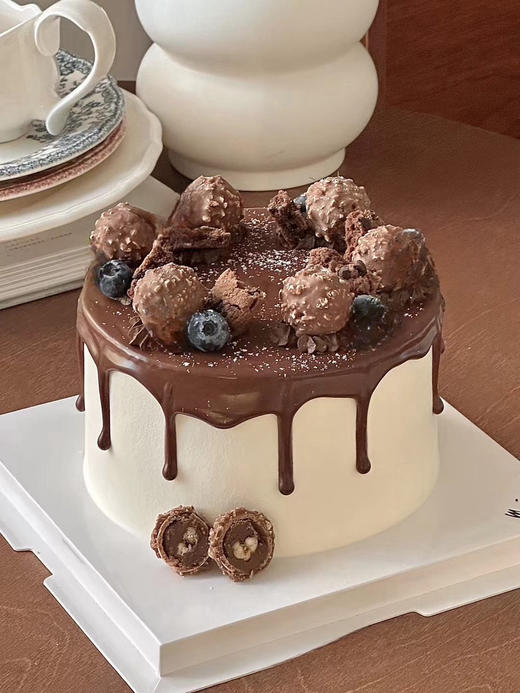 费列罗巧克力蛋糕 商品图0