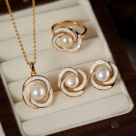 MANREYA玛芮雅“山茶雪韵”天然淡水珍珠三件套耳夹耳钉项链戒指没耳洞也能戴 商品图11