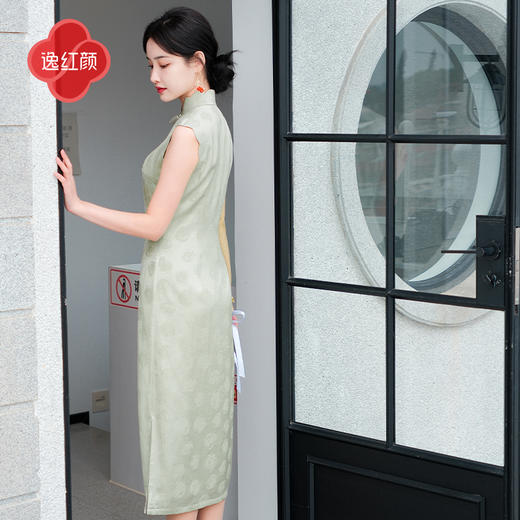 上海逸红颜青青2025夏新款提花手工花瓣领新中式文艺旗袍裙轻礼服 商品图4