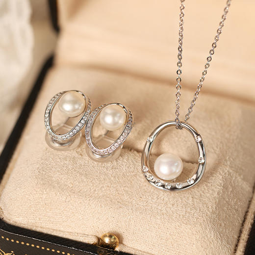 MANREYA玛芮雅“白露”法式珍珠无痛耳夹项链套装 商品图2