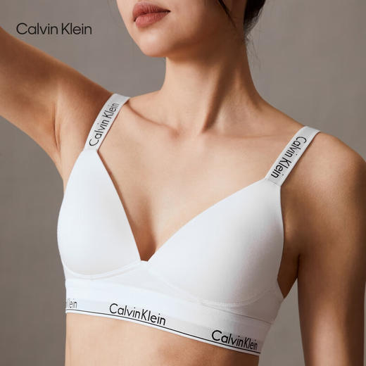 CKU【摩登引力带】新款女士无钢圈薄垫深V文胸QF7622AD 商品图4