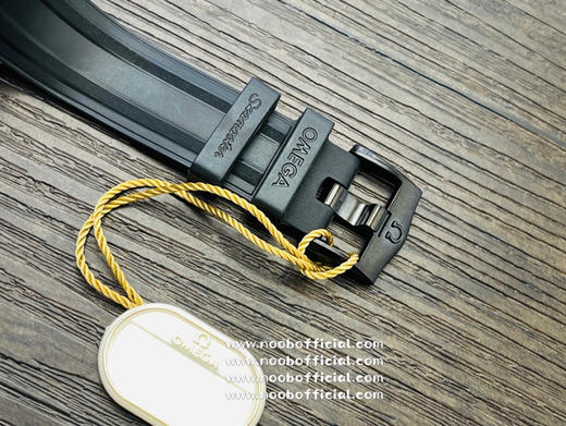 【墨黑海马，桀骜登场】OR厂新品海马系列300米。43.50mm表壳、表圈、波纹图案表盘均采用黑色氧化锆1Zr021陶瓷制成。镂空指针及12点位的圆点，均覆有Super-LumiNova夜光涂层 商品图10