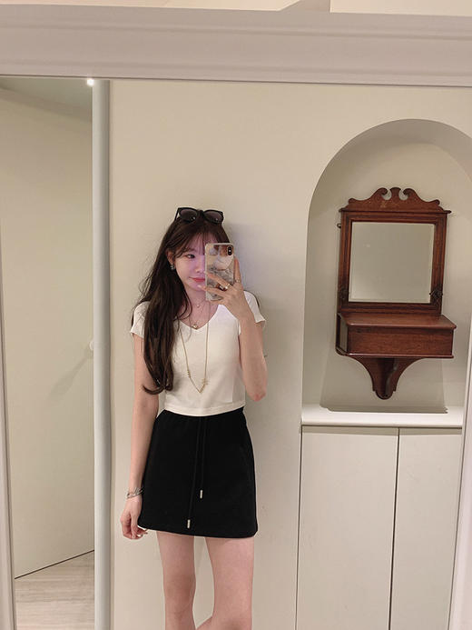 金蘑菇菇 韩漫top / 纯色v领针织短袖t恤女短款小个子上衣 商品图5