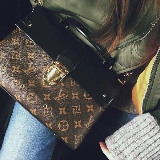 LV路易威登One Handle老花邮差包手提单肩斜挎女包 商品图6