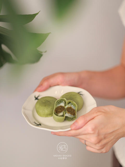 尝得到得龙井茶香！【龙井酥】特调四重內陷 皮薄馅多 一口下去还能拉丝 软糯醇香 如同春天在口中化开 商品图1