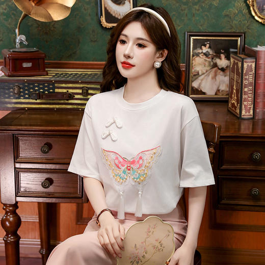 HT-6570白色蝴蝶刺绣短袖T恤女夏季新款中式国风盘扣重工设计感上衣 商品图0