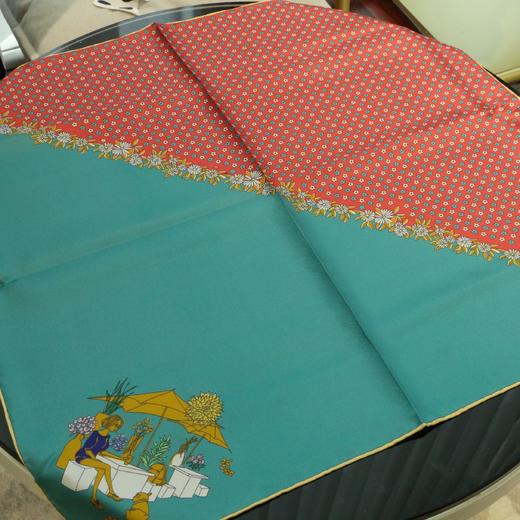 【甄珠贝·简约chill系列】53*53cm斜纹小丝巾和胸花多种组合礼盒套装 商品图2