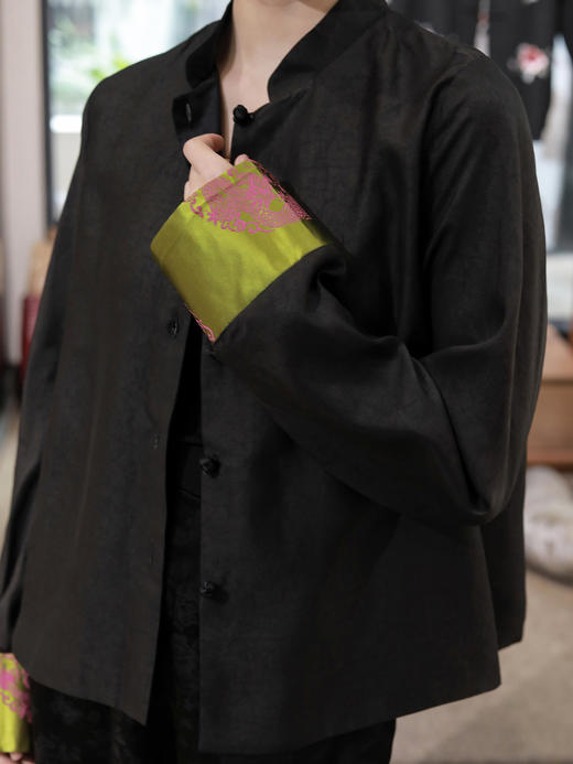 盛唐牡丹 |龟纹香云纱配花蕾缎袖口外套 商品图3