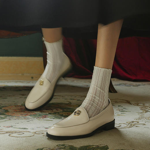 山茶花头层牛皮平底四季乐福鞋 精致秀气百大通勤小皮鞋 轻奢印花鞋垫非常高级感！ 商品图1