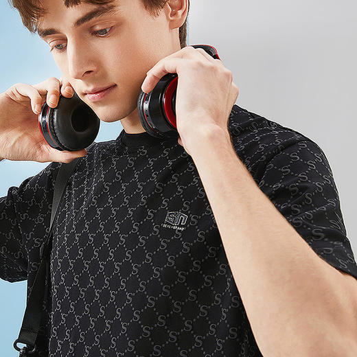 【液氨纯棉】柒牌男士短袖T恤夏季新款时尚字母满印休闲圆领上衣	126T71820 商品图2