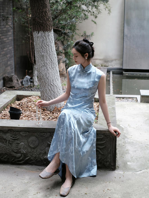 盛唐婧 |桑蚕丝龙纹葫芦盘扣连衣裙 商品图8