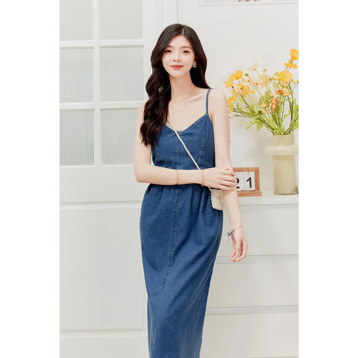 【严选】诗凡黎v领牛仔吊带连衣裙2024夏新款纯棉流行漂亮好看中长裙SF4391711 商品图1