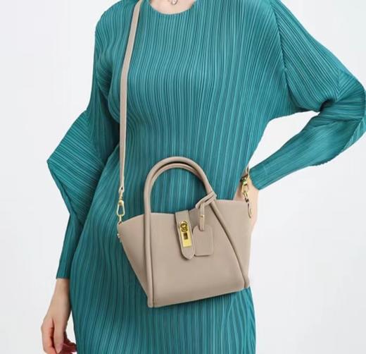 【双旦特惠】【Galarraga】24春夏新款质感百搭真皮菜篮子通勤水桶包ZH0780 商品图3