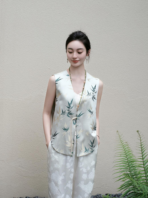 盛唐婧 |真丝缎竹叶提花对襟马甲 商品图1