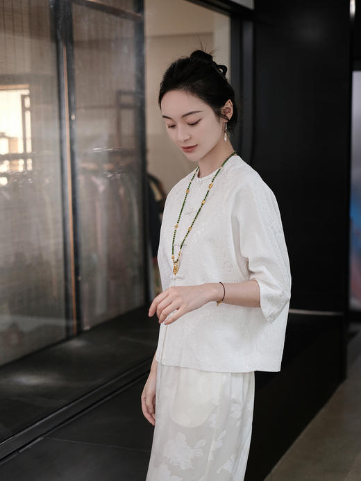 盛唐婧 |丝麻提花圆领小外套-白色 商品图3