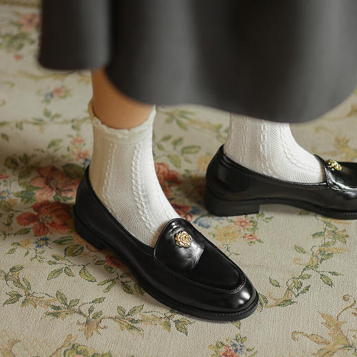 山茶花头层牛皮平底四季乐福鞋 精致秀气百大通勤小皮鞋 轻奢印花鞋垫非常高级感！ 商品图3