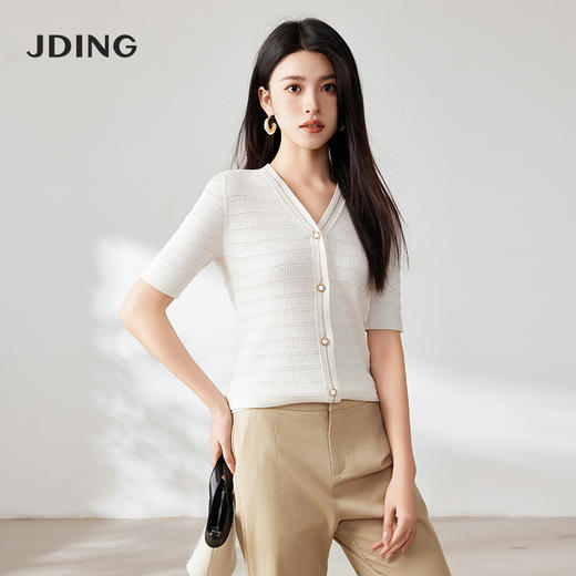 【商场同款】CJKJ403/CJWJ402 “ 法式浪漫针织衫 ” 纯净素洁的米色调，低调娴静 中袖和无袖两款可选 商品图3