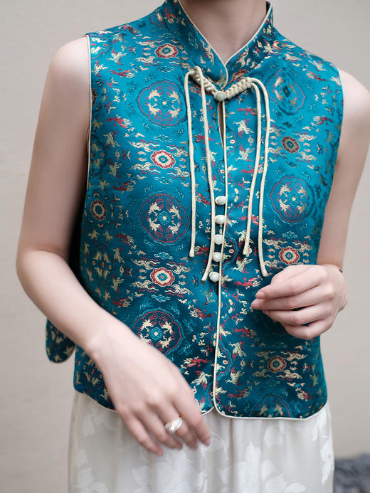 盛唐婧 |鹤鹿同春织锦缎马甲 商品图1