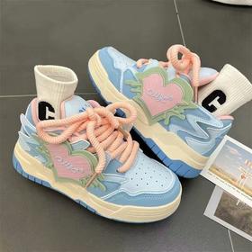 【多巴胺满满❗️小众多巴胺爱心面包鞋】2025新款春夏小众设计，出门不撞鞋，厚底运动鞋学生百搭休闲板鞋L