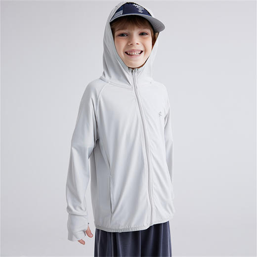 【110-150cm】咕噜日记【原纱凉感防晒新升级 UPF100+】儿童常规版冰皮百搭防晒服 PXW2406 商品图4