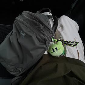 经典款，简直绝了，醉新配色！鸟家24新款HELIAD15升轻量化双肩包，赞爆了！！