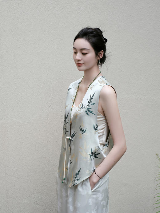 盛唐婧 |真丝缎竹叶提花对襟马甲 商品图7