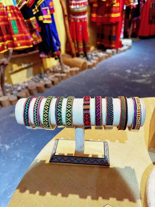 琼中黎锦-耳环/镜子/手镯/花梨木挂件 商品图2