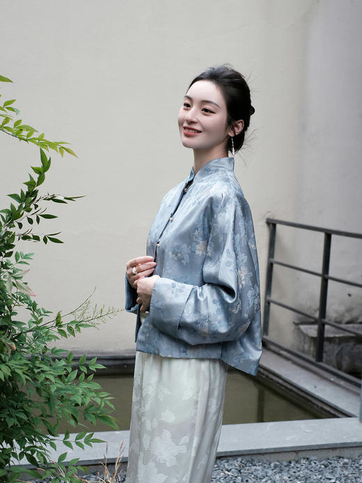 瑕疵| 盛唐婧 |倾一如玉叶子花外套-蓝色[特价品] 商品图3