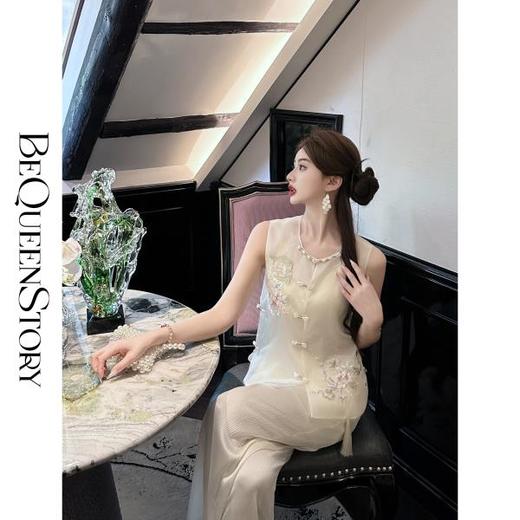 【大货，不退不换】  【飞花鹤亭】中式国风桑蚕丝圆领盘扣蝴蝶梅花刺绣马甲夏新款 商品图4